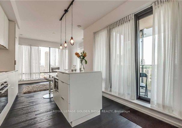 5-st-joseph-street-toronto-ontario-c12347087