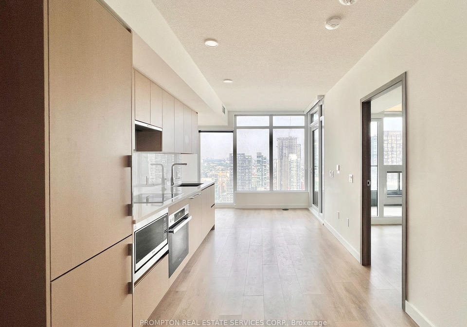 1-concord-cityplace-way-toronto-ontario-c12347148