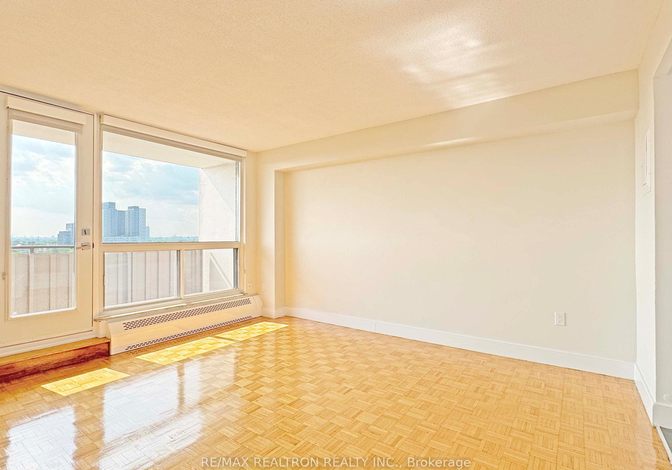 666-spadina-avenue-toronto-ontario-c12347486