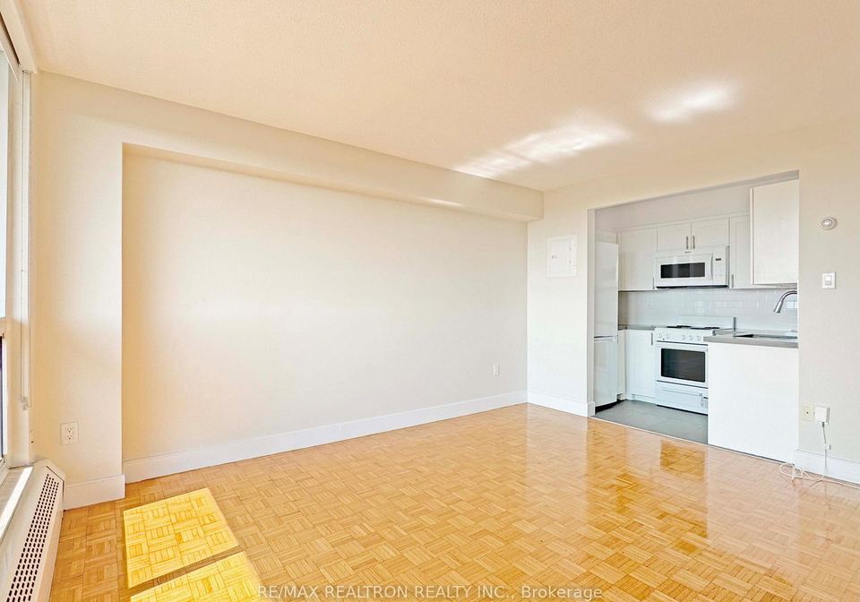 666-spadina-avenue-toronto-ontario-c12347486
