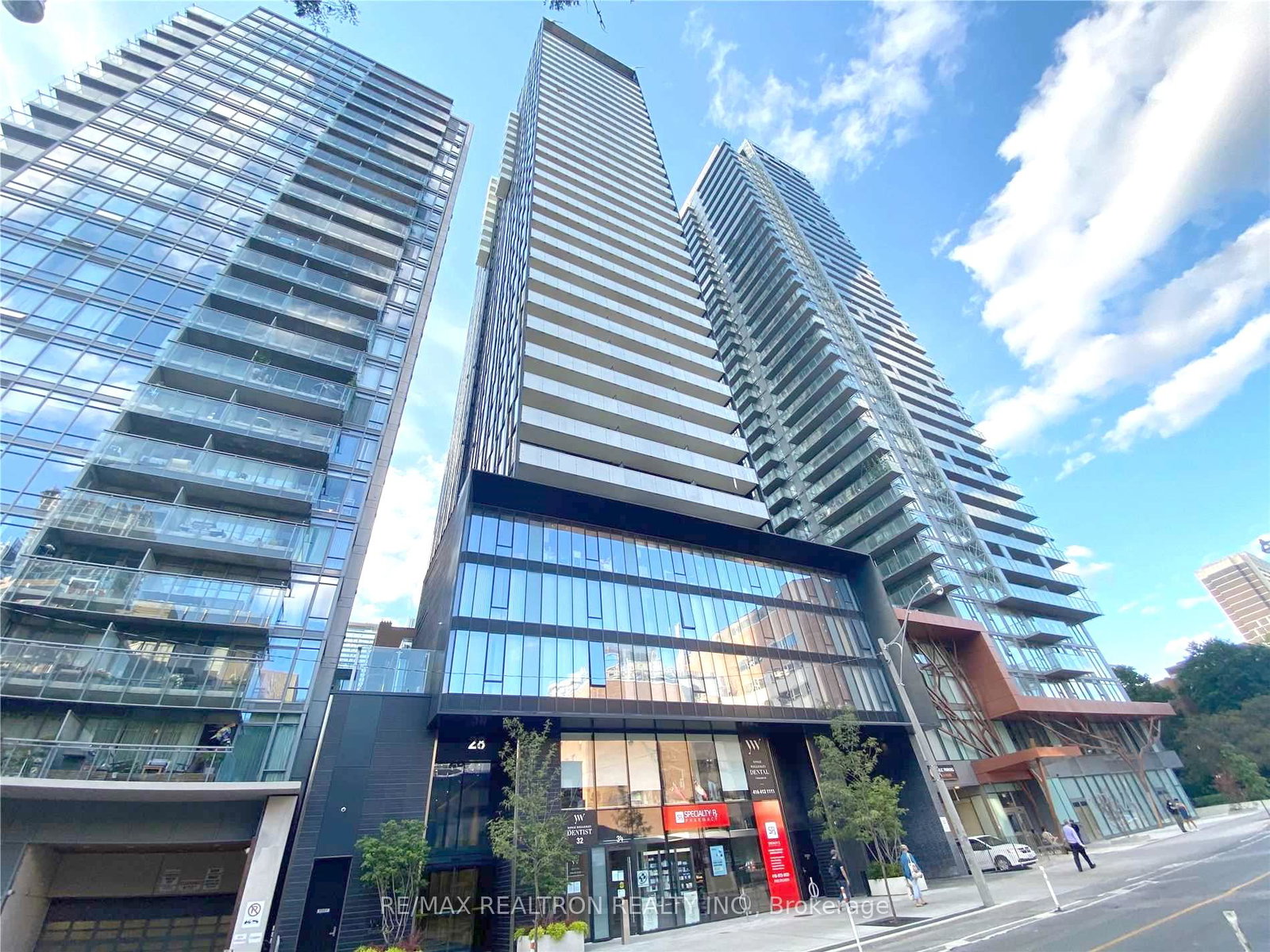 28-wellesley-street-e-toronto-ontario-c12347667