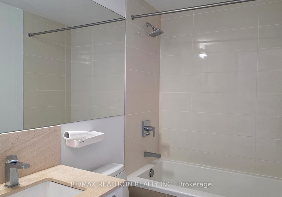 28-wellesley-street-e-toronto-ontario-c12347667