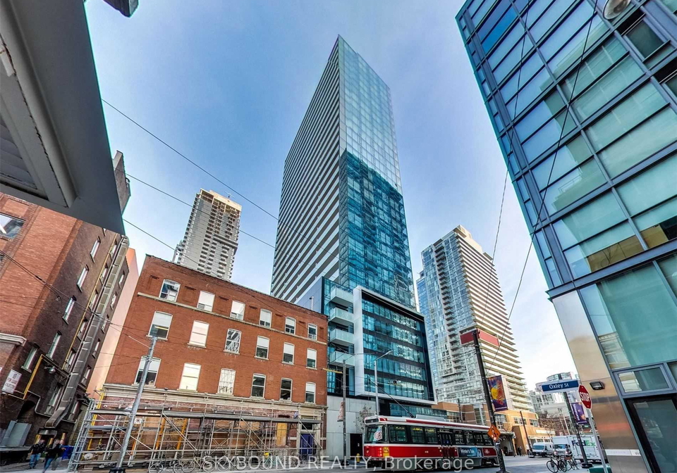 11-charlotte-street-toronto-ontario-c12347710