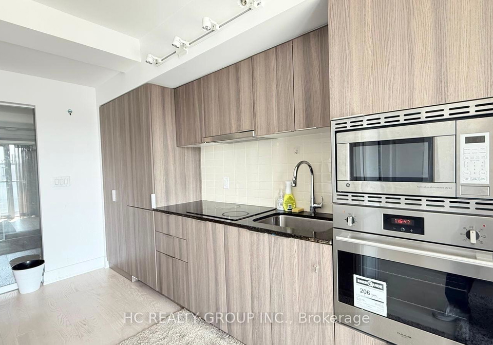 955-bay-street-toronto-ontario-c12348000