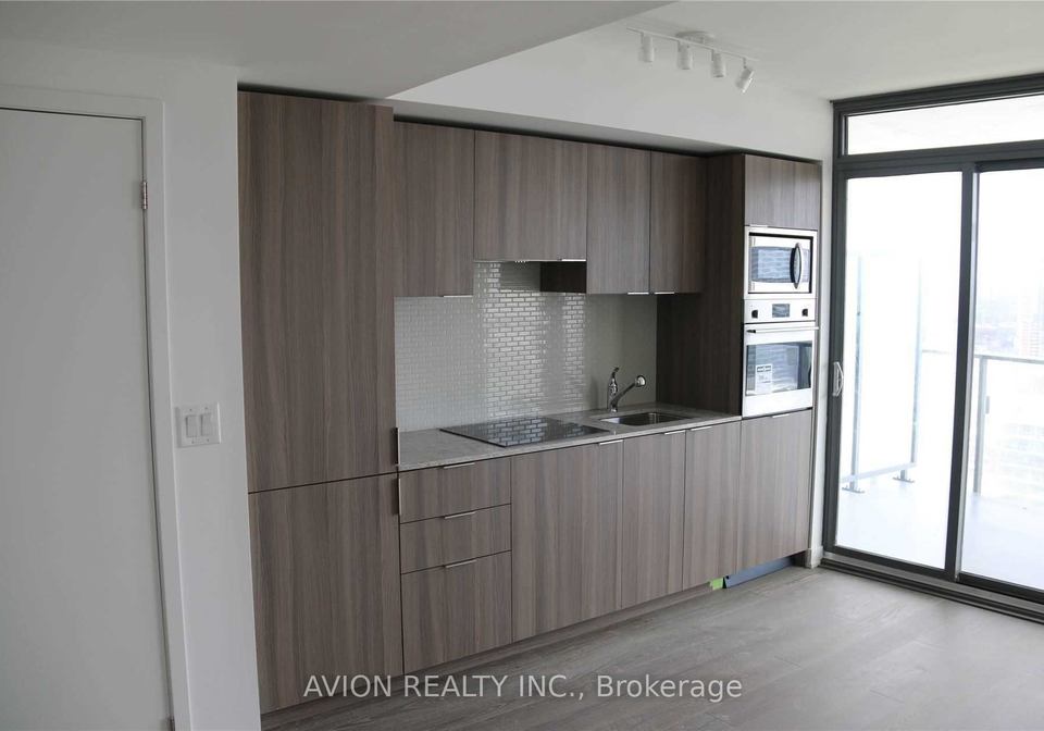 11-wellesley-street-w-toronto-ontario-c12348198
