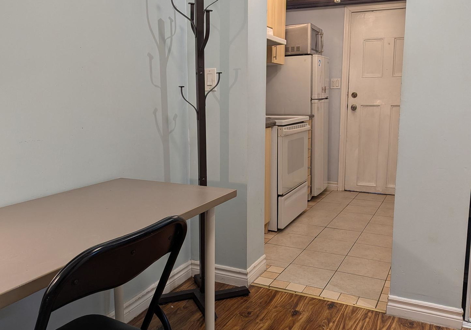 907-college-street-toronto-ontario-c12348270