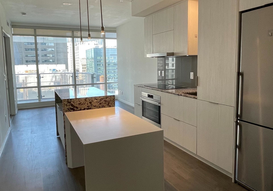 1-bloor-street-e-toronto-ontario-c12348277