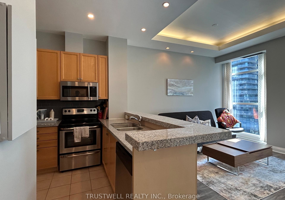 8-wellesley-street-e-toronto-ontario-c12348462