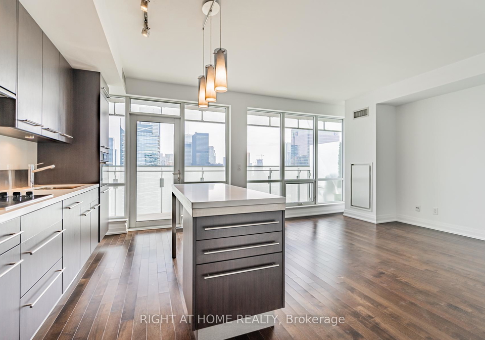 80-john-street-toronto-ontario-c12348623