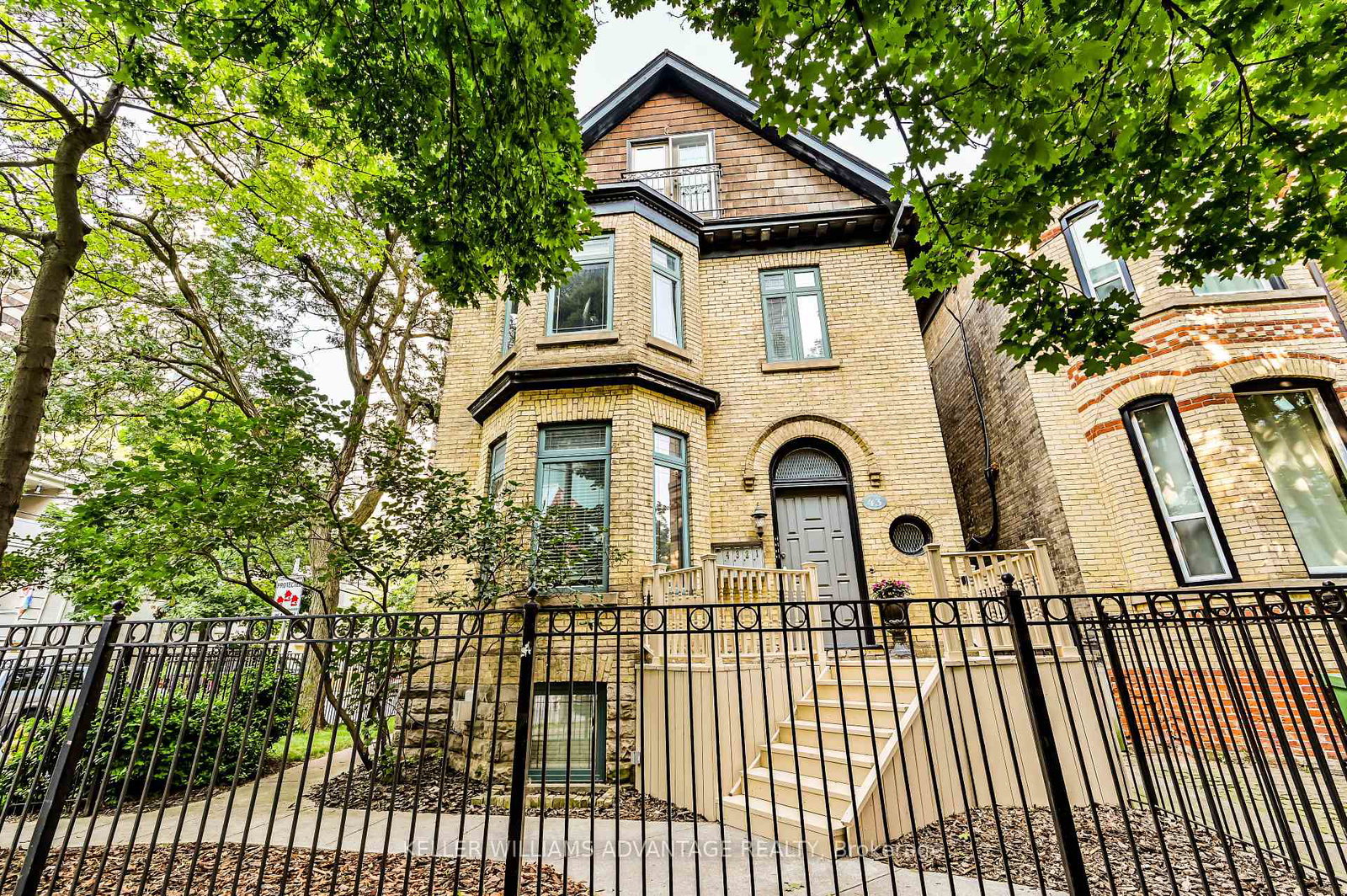 43-huntley-street-toronto-ontario-c12348639