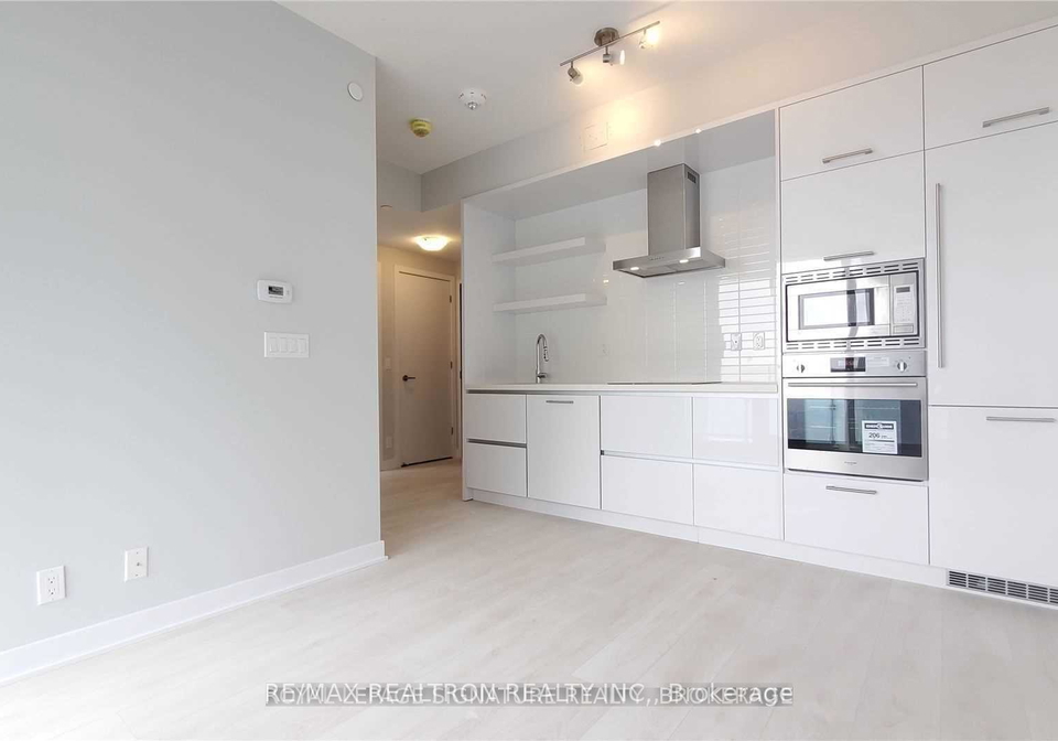 2221-yonge-street-toronto-ontario-c12348769