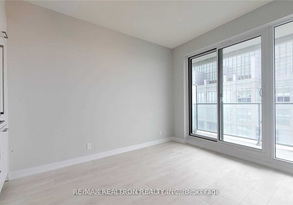 2221-yonge-street-toronto-ontario-c12348769