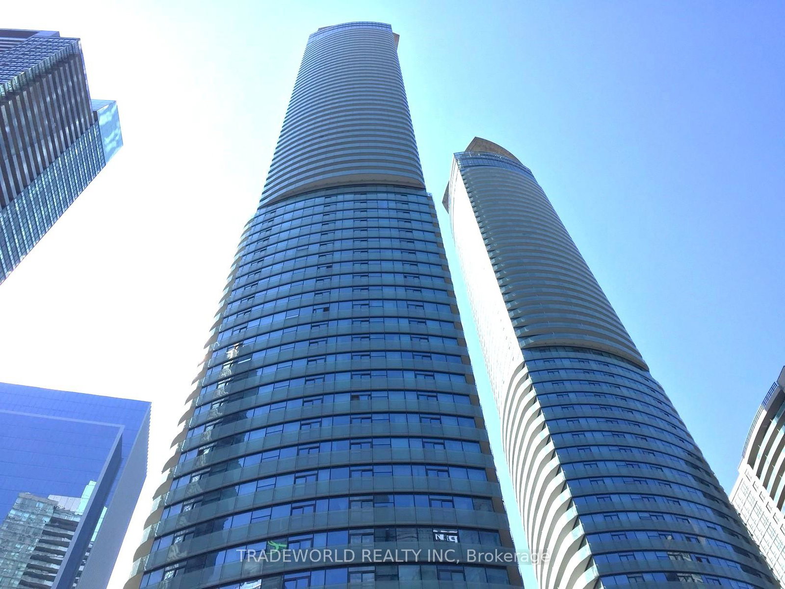14-york-street-toronto-ontario-c12348822
