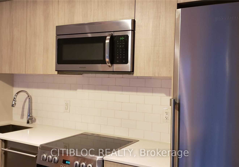 42-charles-street-e-toronto-ontario-c12349011