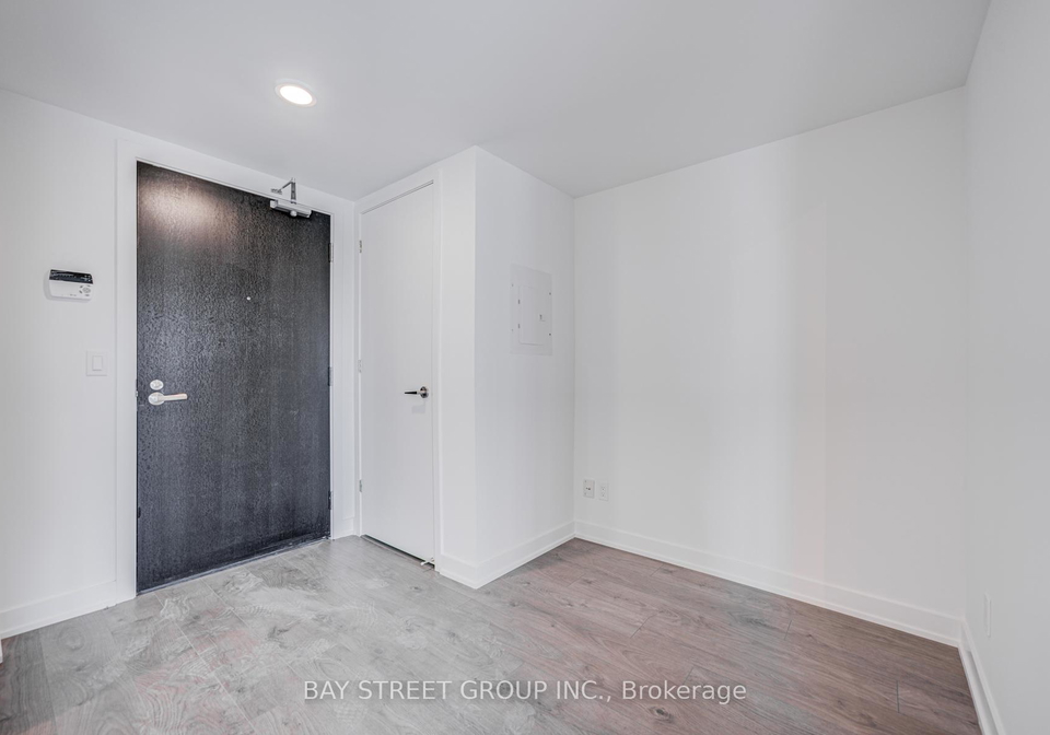 501-yonge-street-toronto-ontario-c12349049