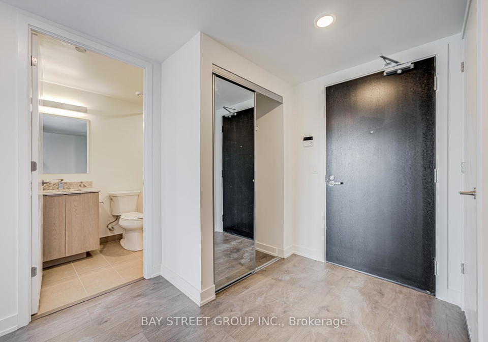 501-yonge-street-toronto-ontario-c12349049