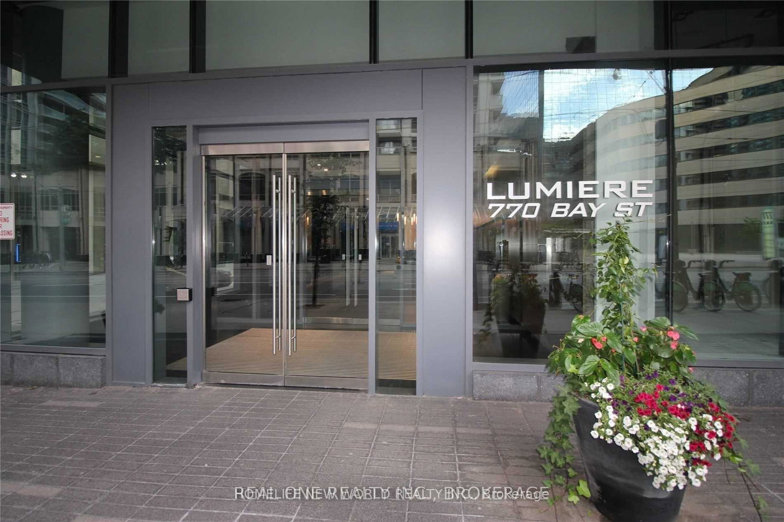 770-bay-street-toronto-ontario-c12349100