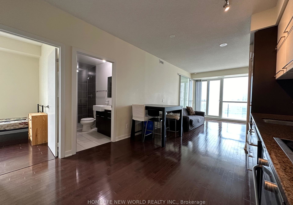 770-bay-street-toronto-ontario-c12349100