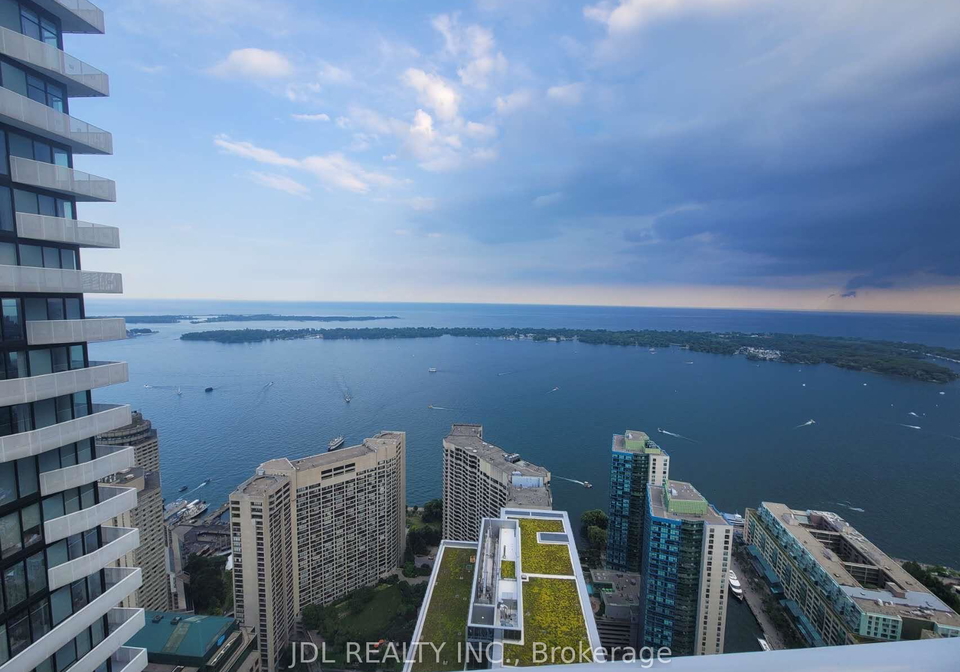 100-harbour-street-toronto-ontario-c12349108