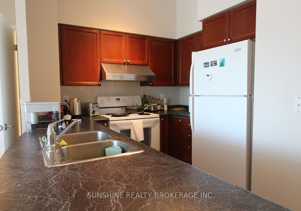 219-fort-york-boulevard-toronto-ontario-c12349211