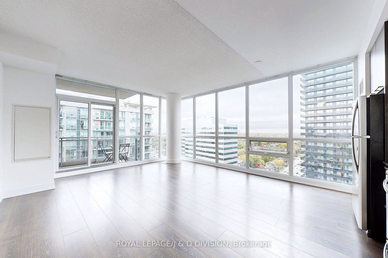 23-sheppard-avenue-e-north-york-ontario-c12349514