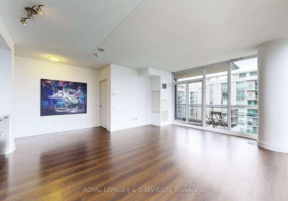 23-sheppard-avenue-e-north-york-ontario-c12349514