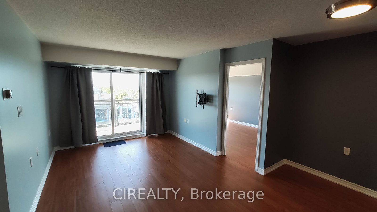872-sheppard-avenue-w-toronto-ontario-c12349553