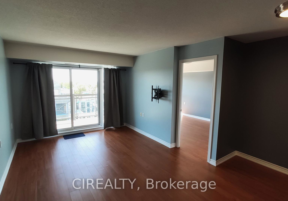 872-sheppard-avenue-w-toronto-ontario-c12349553
