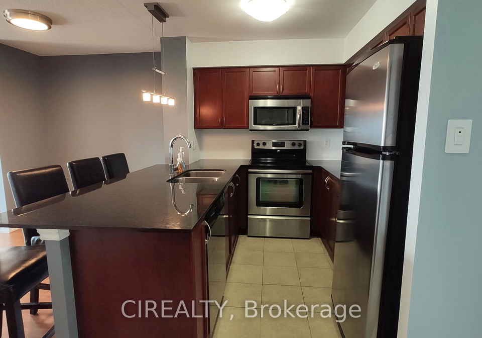 872-sheppard-avenue-w-toronto-ontario-c12349553