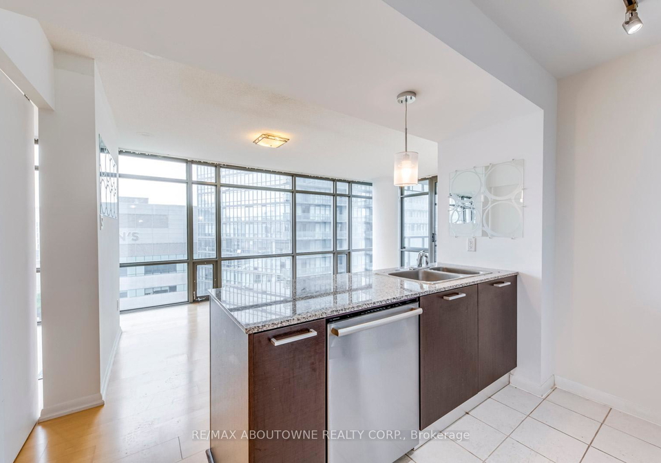 38-grenville-street-toronto-ontario-c12349676