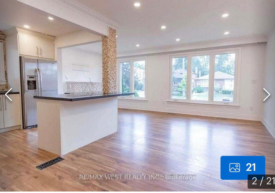 276-moore-park-avenue-toronto-ontario-c12349911