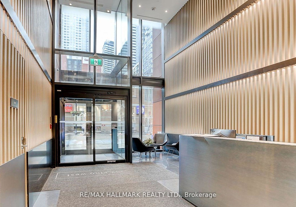 357-king-street-w-toronto-ontario-c12350014