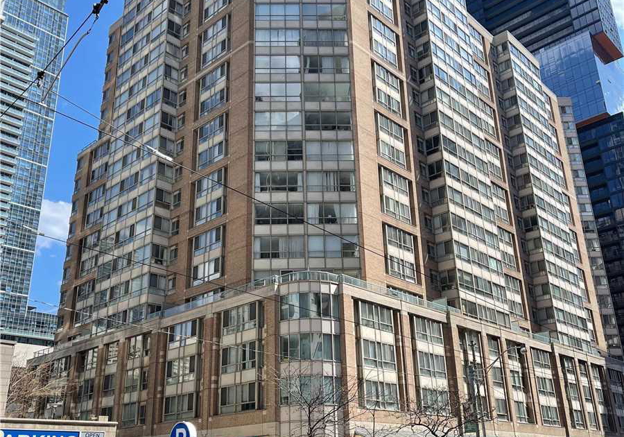 717-bay-street-toronto-ontario-c12350068
