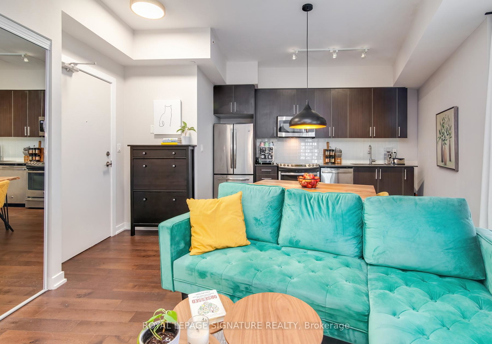 20-bruyeres-mews-toronto-ontario-c12350172
