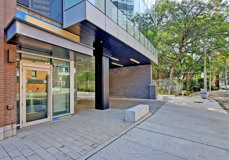 219-dundas-street-e-toronto-ontario-c12350315