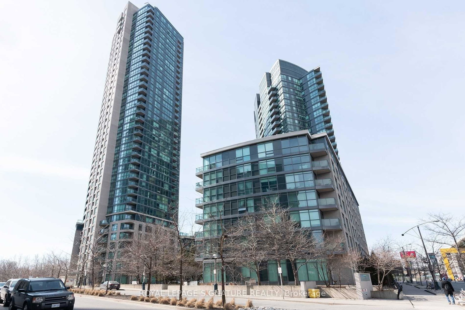 219-fort-york-boulevard-toronto-ontario-c12350435