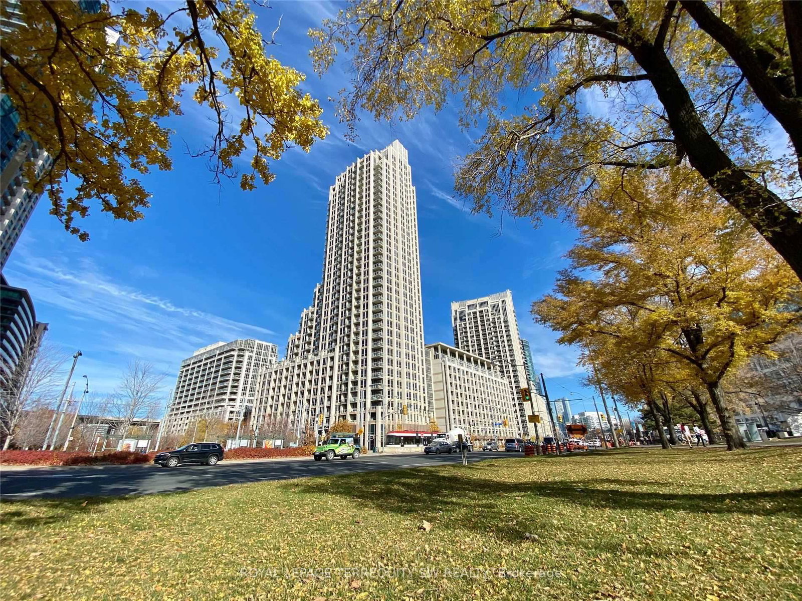 628-fleet-street-toronto-ontario-c12350454