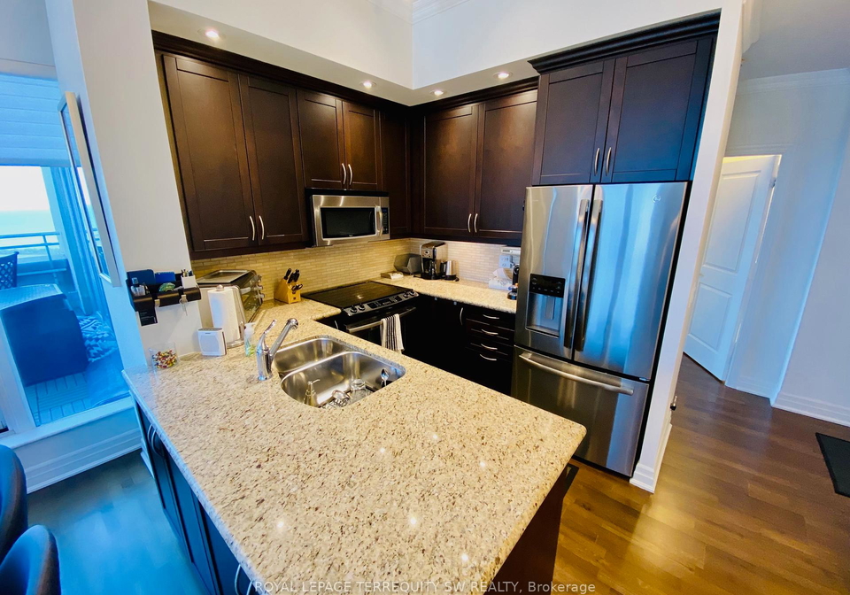 628-fleet-street-toronto-ontario-c12350454