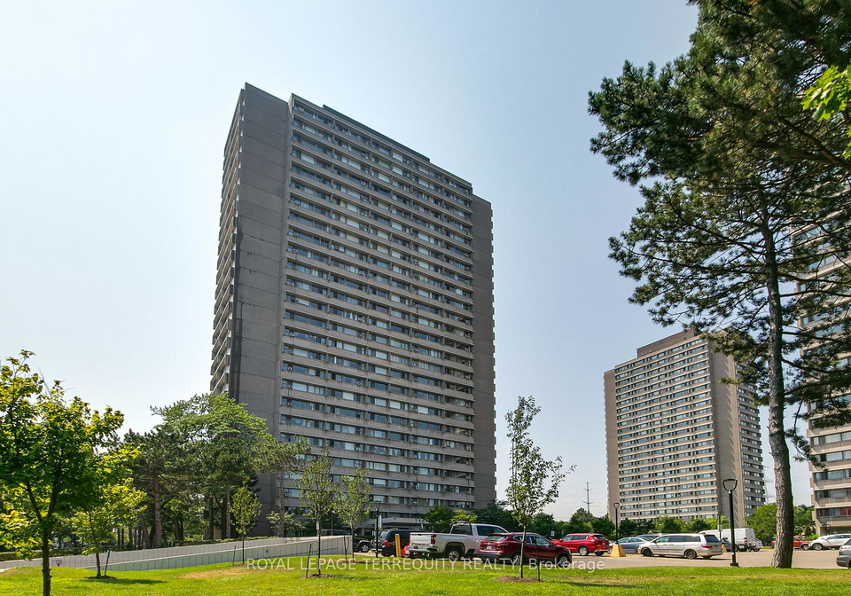 715-don-mills-road-east-york-ontario-c12350691
