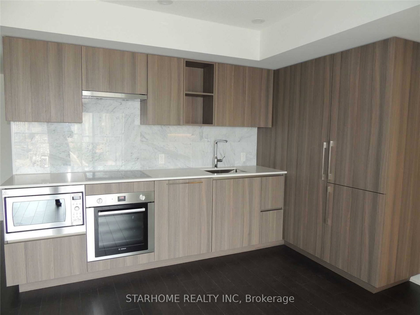 17-bathurst-street-toronto-ontario-c12350799