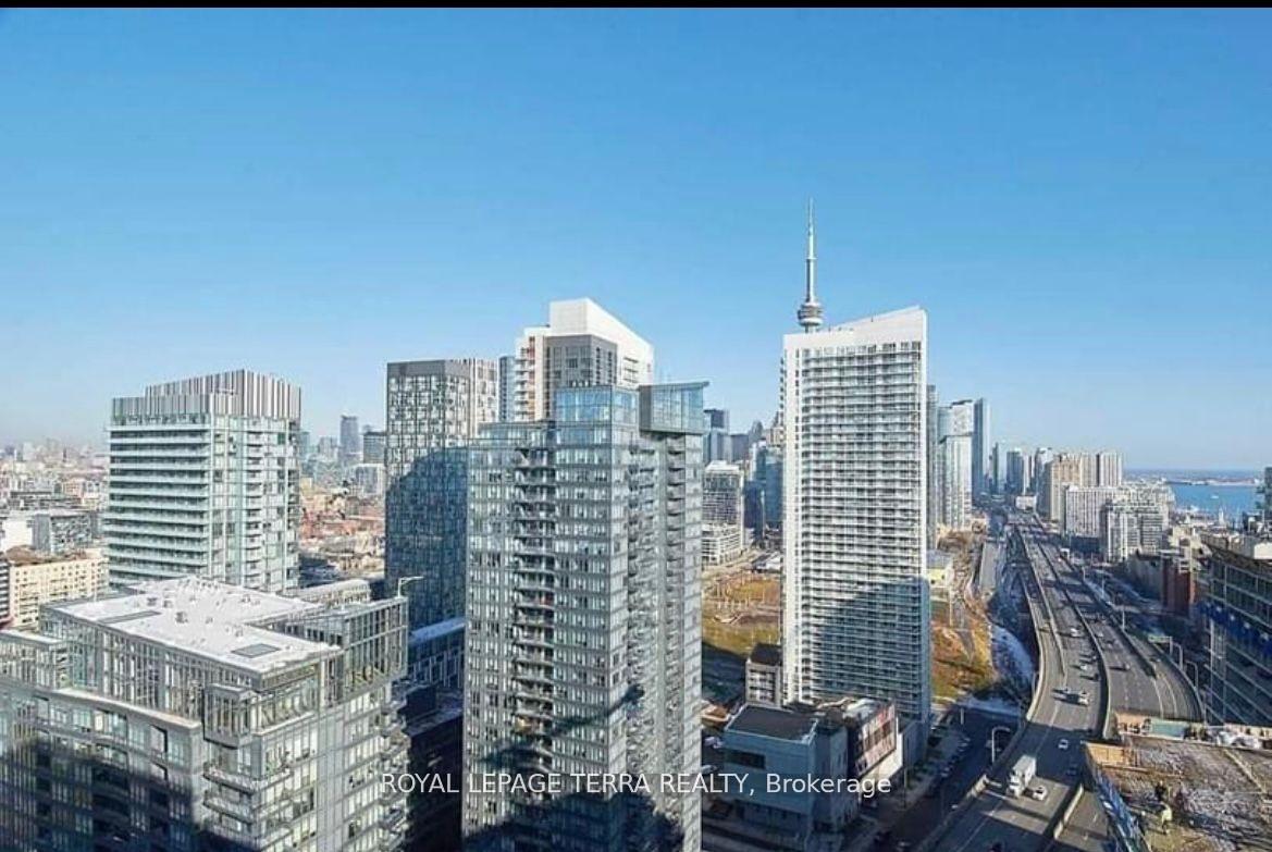 20-bruyeres-mews-toronto-ontario-c12350806