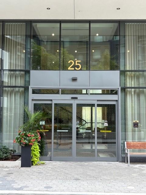 25-adra-grando-way-north-york-ontario-c12350971