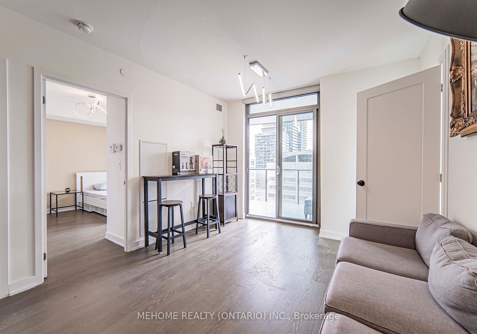 11-wellesley-street-w-toronto-ontario-c12351711