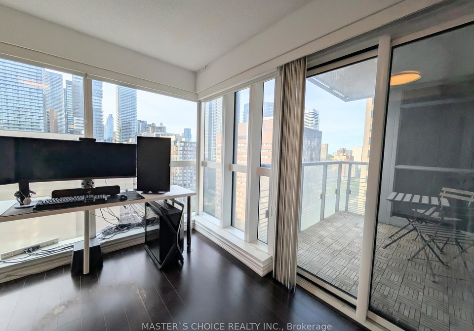 386-yonge-street-toronto-ontario-c12351743