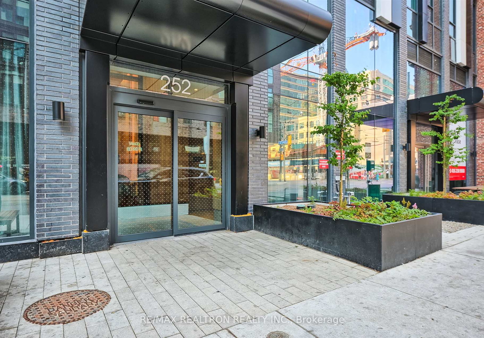 252-church-street-toronto-ontario-c12352031