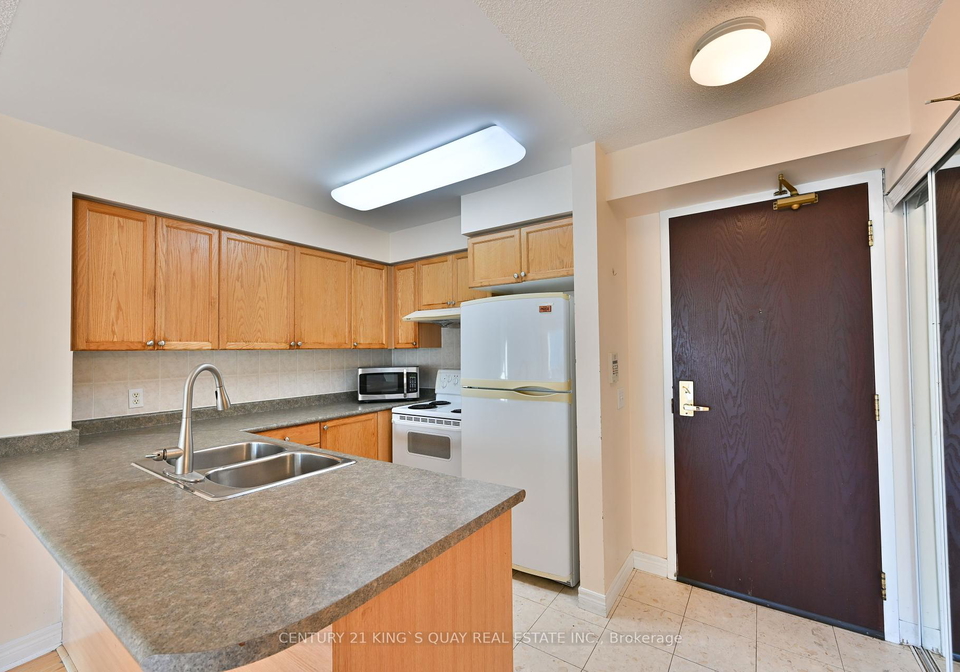 18-parkview-avenue-north-york-ontario-c12352042