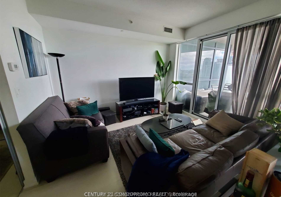 20-bruyeres-mews-toronto-ontario-c12352855