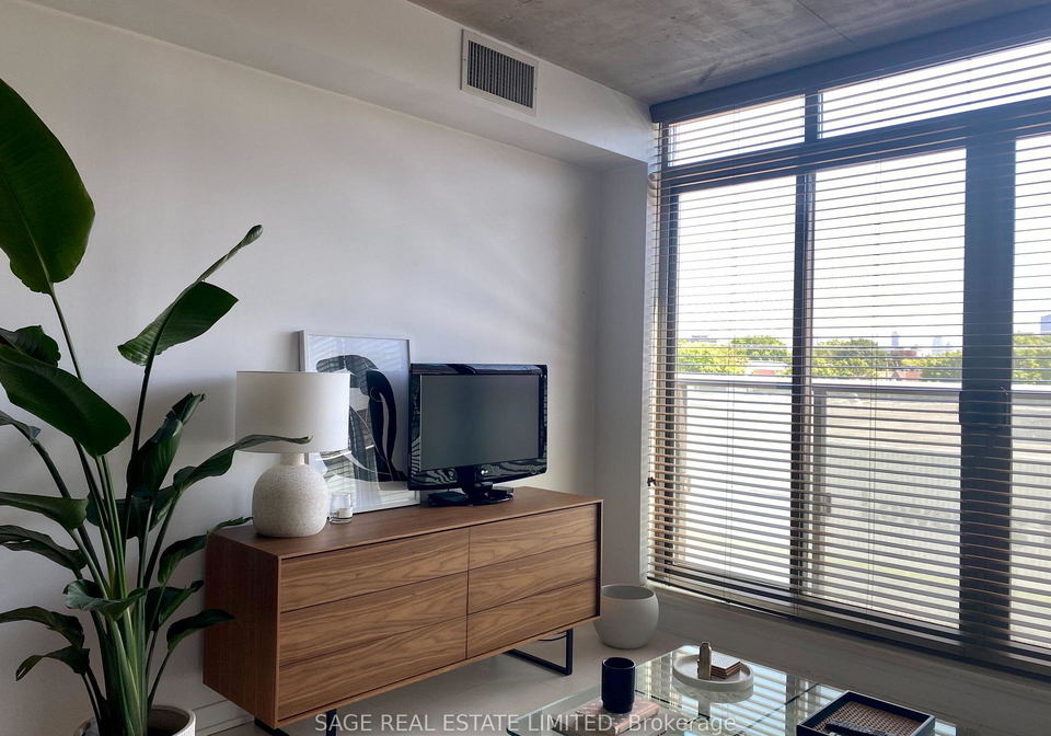 8-gladstone-avenue-toronto-ontario-c12352935
