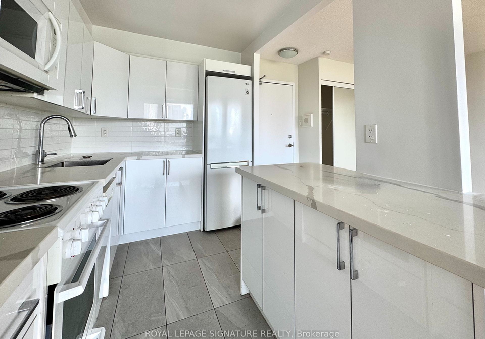 666-spadina-avenue-toronto-ontario-c12353477