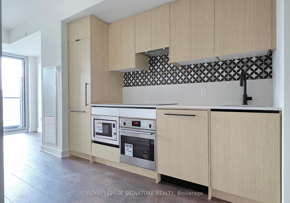 5-lakeview-avenue-toronto-ontario-c12353520